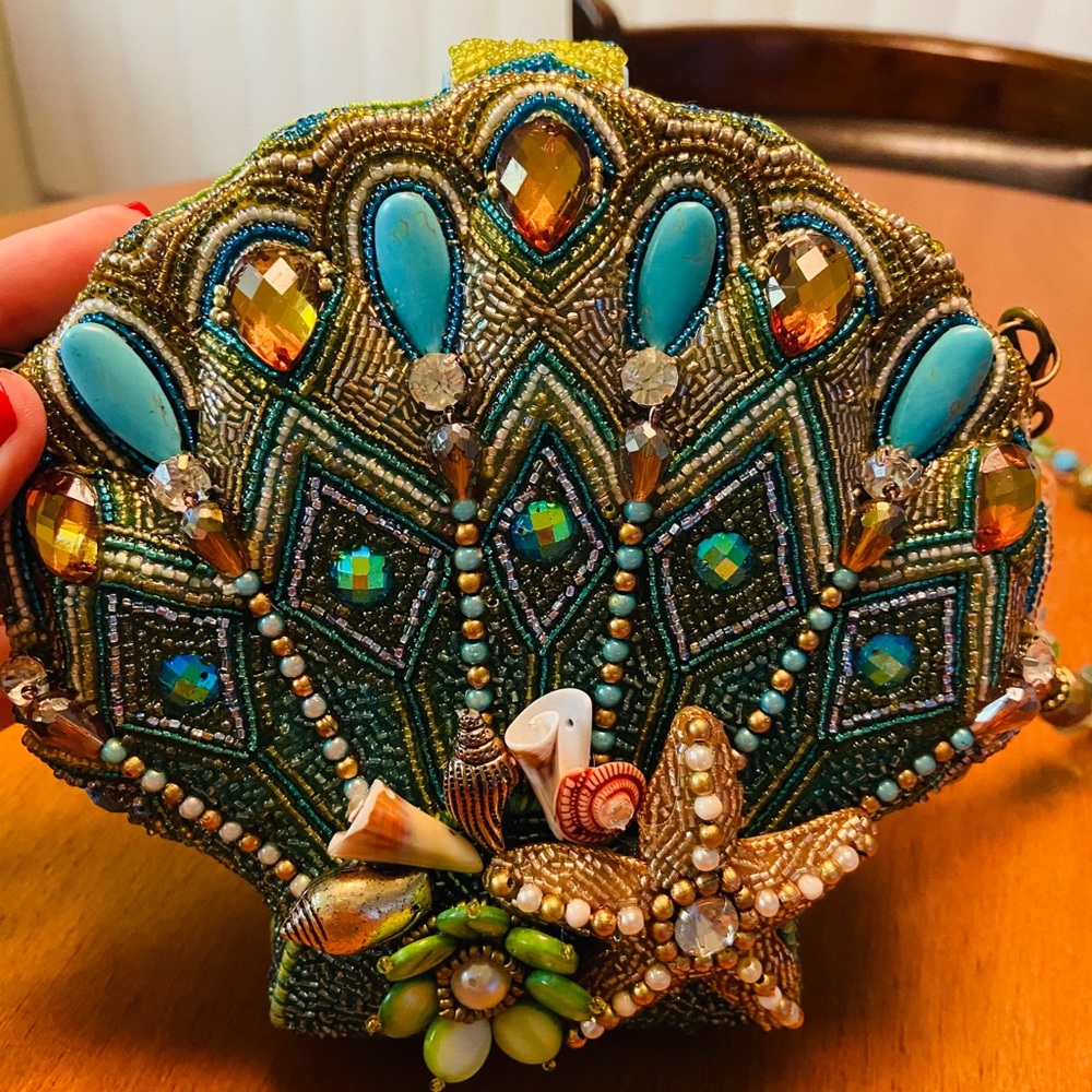 Mary Frances Beaded Crystal SeaShell Clamshell Bag